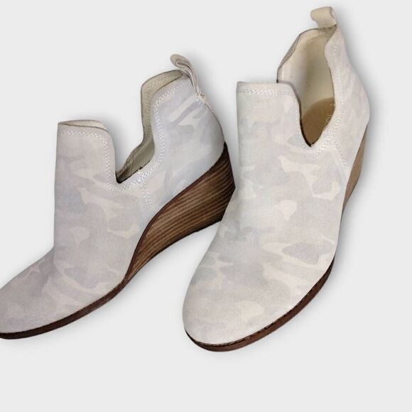 Toms Womens Bootie Sz 9.5 Kallie Wedge Bootie Suede Grey White Camouflage Wedge